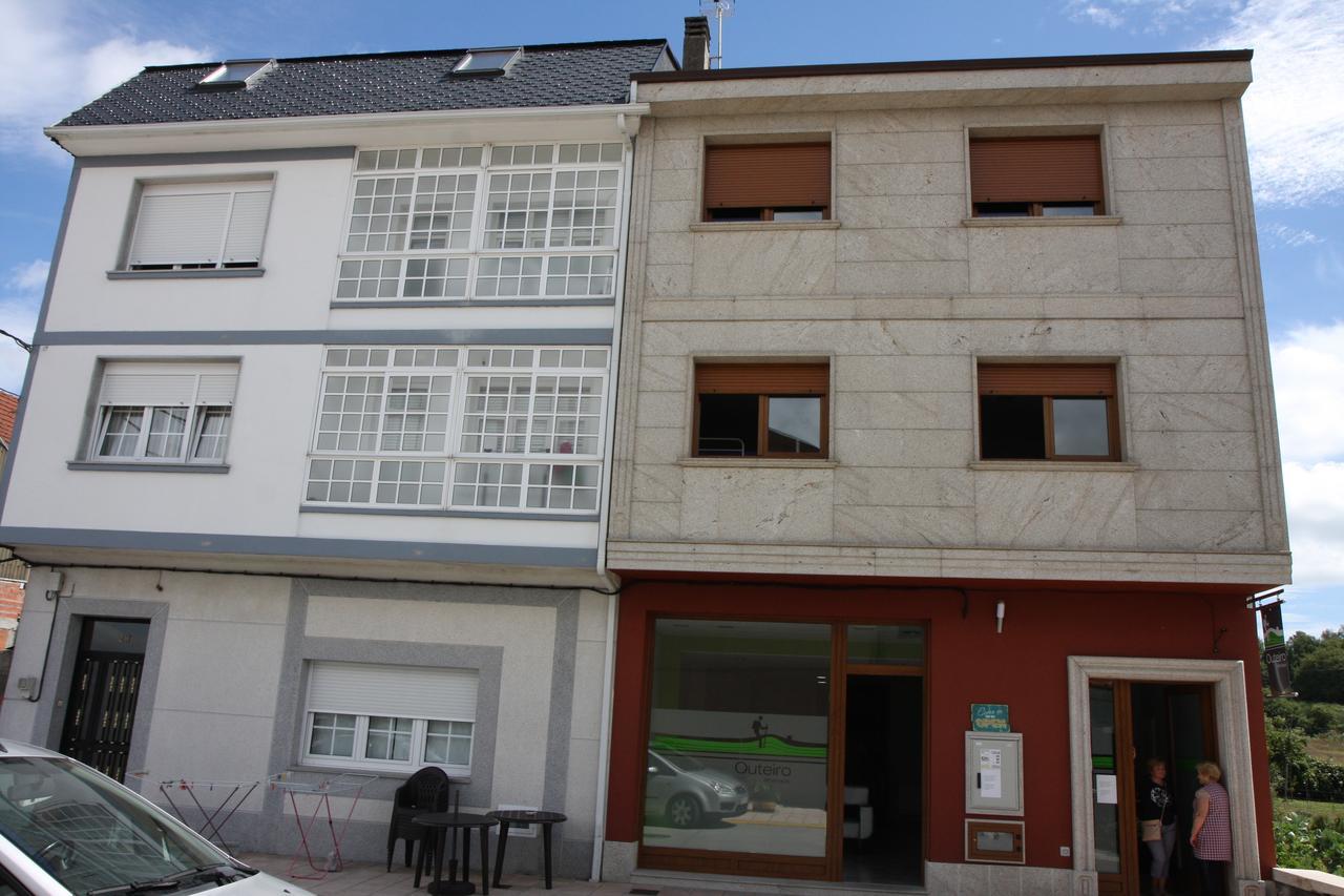 Auberge de jeunesse Albergue Outeiro à Palas de Rei Extérieur photo